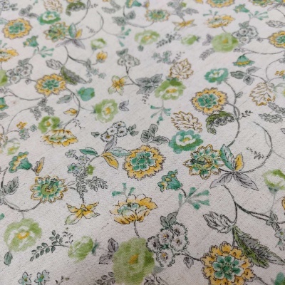 Tecido algodão branco com padrão floral verde, amarelo e cinzento