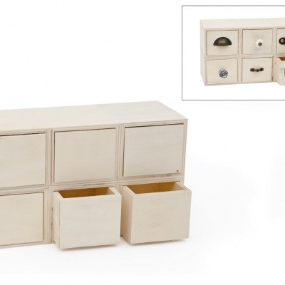 Armário organizador de madeira clara com sete gavetas