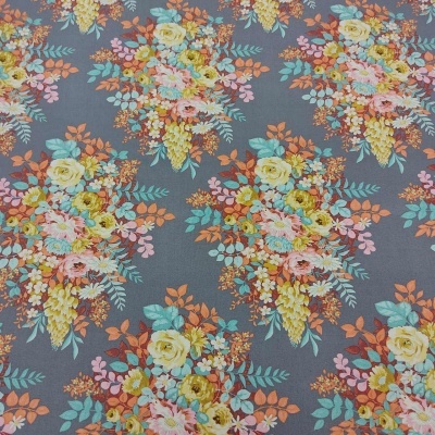 Tecido cinza com padrão floral colorido