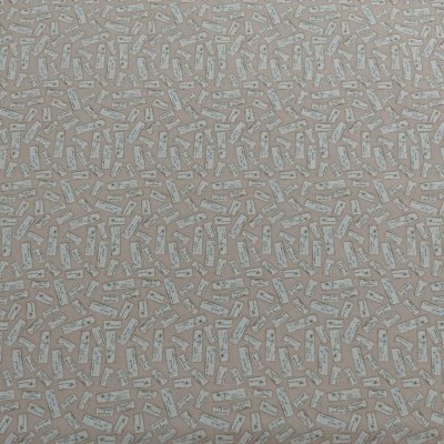 Papel de parede bege com padrão de barras e texto LOVE repetido