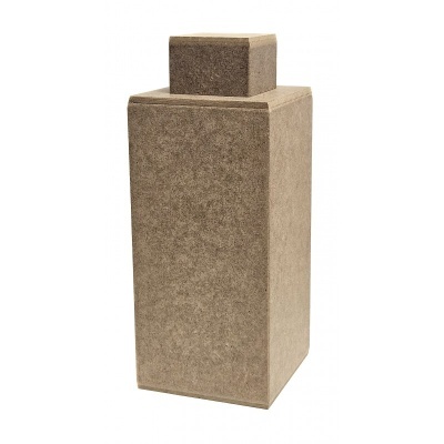 Garrafão cinza claro com tampa quadrada em fundo branco