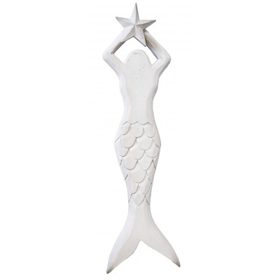 Escultura de sereia de madeira branca segurando uma estrela