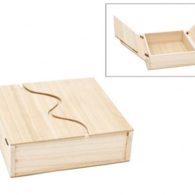 Caixa quadrada de madeira clara com tampa ondulada e interior visível