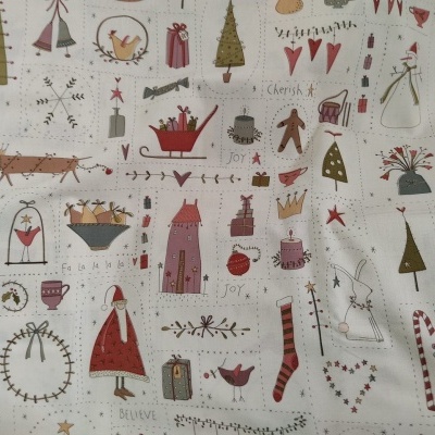 tecido branco com padrão natal em vermelho, verde e castanho