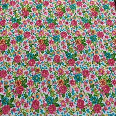 Tecido floral colorido com fundo branco