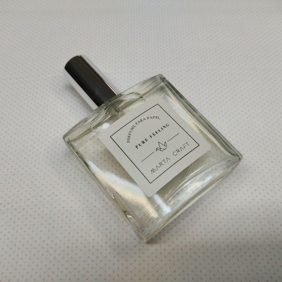 Frasco quadrado de perfume para papel em vidro com tampa preta e rótulo branco