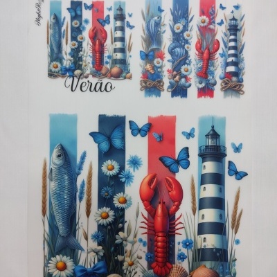Motivos marítimos em faixas verticais com lagosta, peixe, farol, borboletas e margaridas