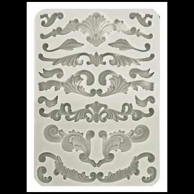 Molde de silicone branco com elementos decorativos clássicos