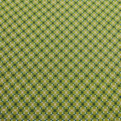 tecido com padrão repetitivo verde, amarelo e azul