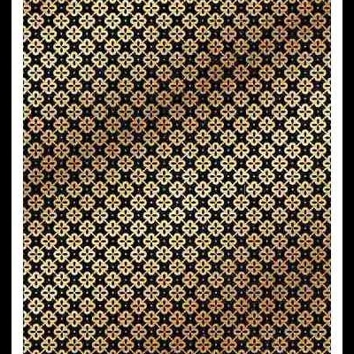 Tecido preto com padrão de flores bege e castanho