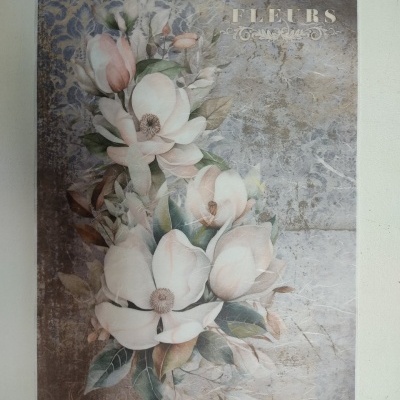 Papel decorativo com flores brancas e rosas pastel e texto 'La Boutique des Fleurs'