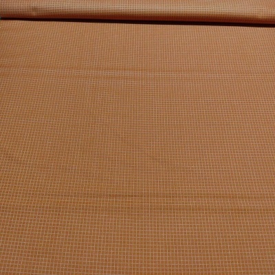 Rolo de tecido laranja com padrão de linhas brancas