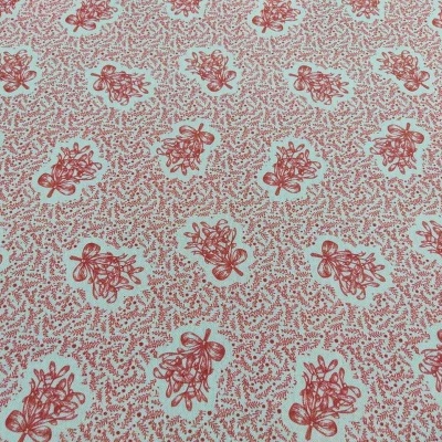 Tecido branco com padrão floral vermelho e textura vermelha clara