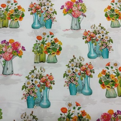 Tecido com padrão de arranjos florais em vasos coloridos sobre fundo branco