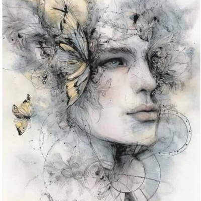 Ilustração artística de rosto feminino com borboletas amarelas e relógios em estilo esboço