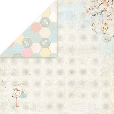 Papel decorativo para scrapbooking com padrão hexagonal colorido e ilustrações de bebê e cegonha em tons pastel