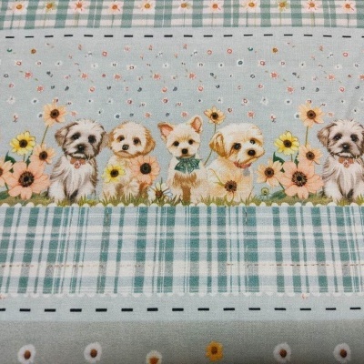 Tecido estampado com riscas verdes, cães e flores em fundo azul claro