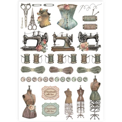 Elementos vintage relacionados à costura como tesouras, corpetes, máquinas de costura, carretéis de linha, botões e manequins.