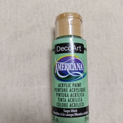 Frasco de tinta acrílica DecoArt Americana Sage Mint com tampa dourada