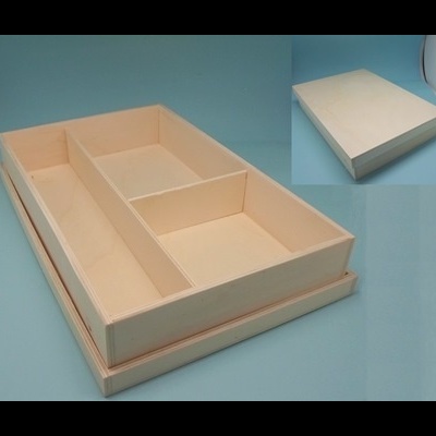 Caixa organizadora de madeira em três compartimentos com tampa