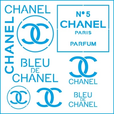 Vários logotipos da Chanel em azul com texto Nº 5, PARIS, PARFUM e BLEU DE CHANEL