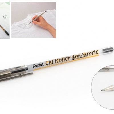 Caneta preta Pentel Gel Roller para tecidos com tampa transparente sobre fundo branco