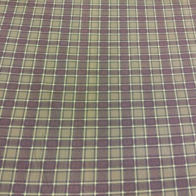 Tecido xadrez roxo, bege e verde com padrão de quadrados