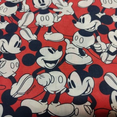 tecido com padrão de Mickey Mouse em vermelho, preto e branco