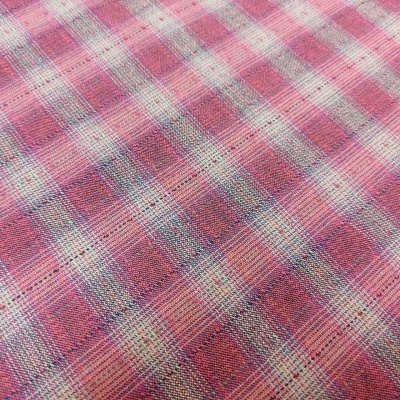 Tecido xadrez rosa com padrão quadriculado