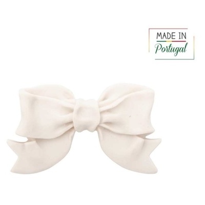 Laço branco de tecido com texto MADE IN Portugal