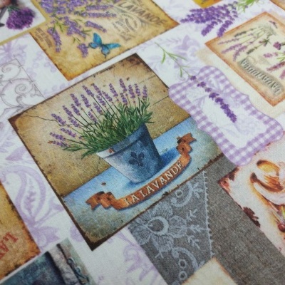 tecido estampado com quadros e lavandas em tons roxos