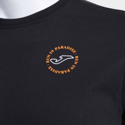 Camiseta preta com estampa circular RUN IN PARADISE