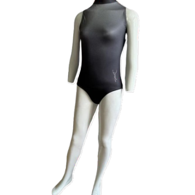 Fato de banho preto com gola alta em manequim branco