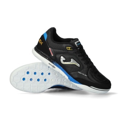 Ténis desportivos pretos e azuis com sola branca texturada