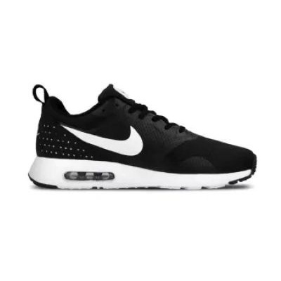 Sapatilha desportiva Nike Air Max preta e branca com sola branca e logótipo branco