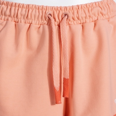 Calções cor-de-rosa com cordão laranja coral na cintura elástica