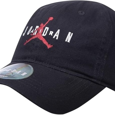 Boné preto com bordado 'JORDAN' e logo vermelho