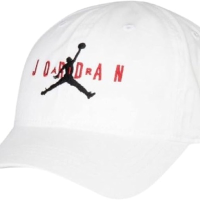 Boné branco com bordado vermelho e preto Jordan