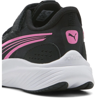 Tênis desportivo preto com detalhes rosa e sola branca com logo Puma