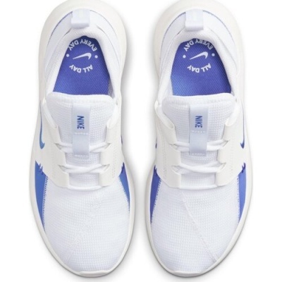 Tênis desportivos Nike branco e azul vistos de cima