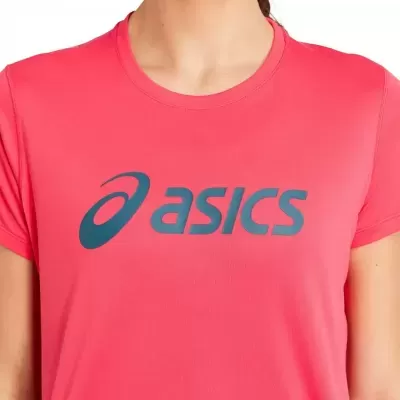 T-shirt coral feminina com logo azul ASICS na frente