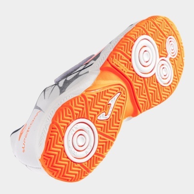 Sola de ténis desportivo laranja e branca com padrão antiderrapante e logotipo