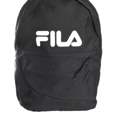 Mochila preta com logo branco da FILA
