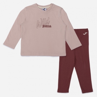 Conjunto infantil de camisola rosa e calças castanhas com texto Wild Joma e logótipo Joma