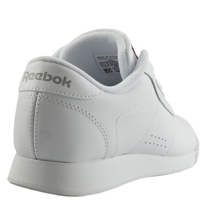 Ténis Reebok branco com nome cinza na parte traseira