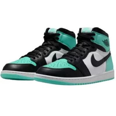 Ténis desportivos Air Jordan de cano alto verde-água, preto e branco.