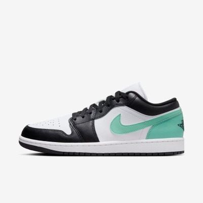 Tênis desportivo preto, branco e verde menta com logótipo Nike e símbolo Air Jordan
