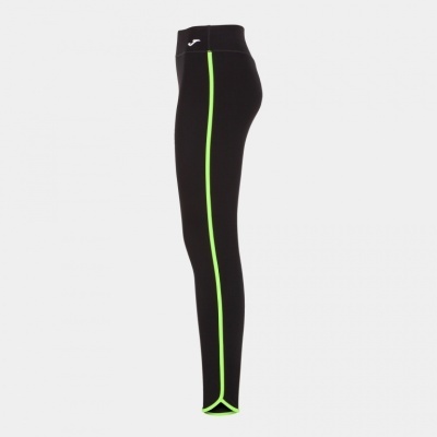 Leggings pretas com uma risca verde fluorescente e logo branco na cintura
