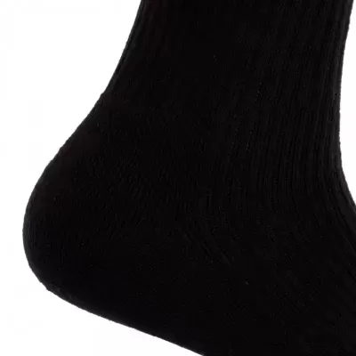 Meia preta canelada, detalhe do calcanhar