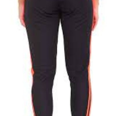 Calças de treino femininas pretas com riscas vermelhas nas laterais